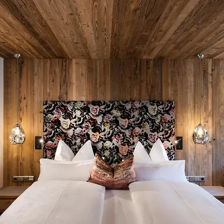 Hotel Alpin Tuxerhof 5*