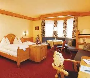 Alpin Tuxerhof فندق تكس