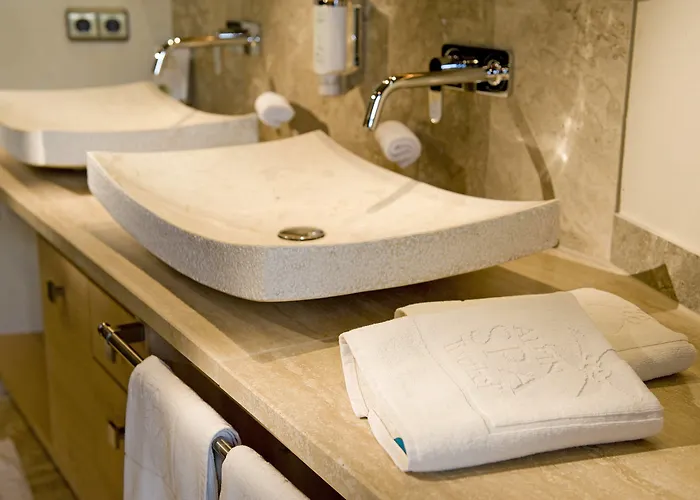 Alpin Tuxerhof Hotel 5*