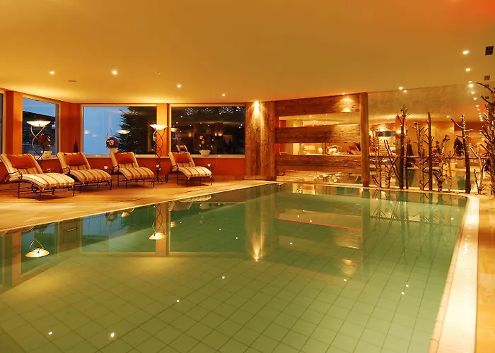 Alpin Tuxerhof فندق تكس